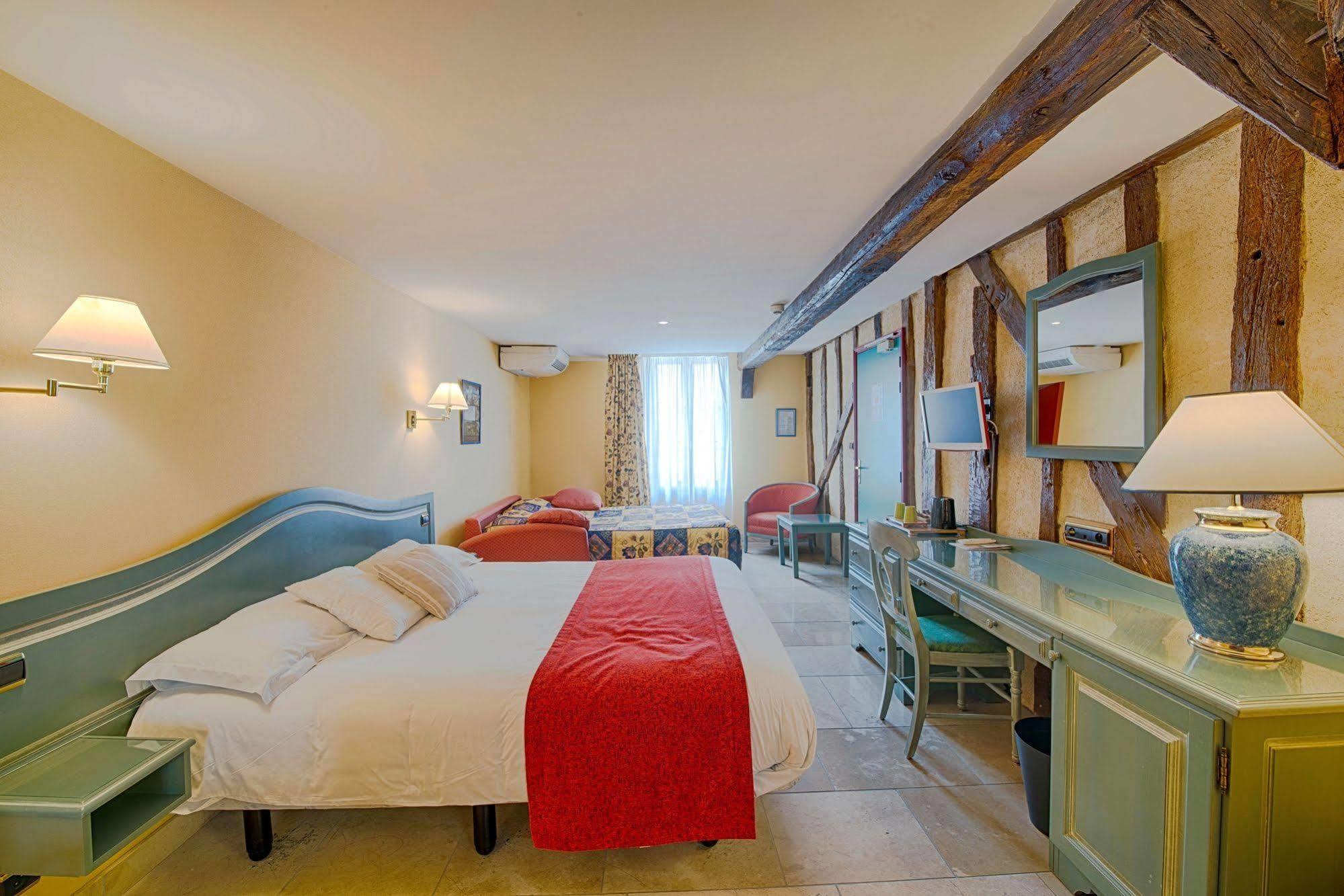 Hotel Logis Le Tadorne Piney Esterno foto